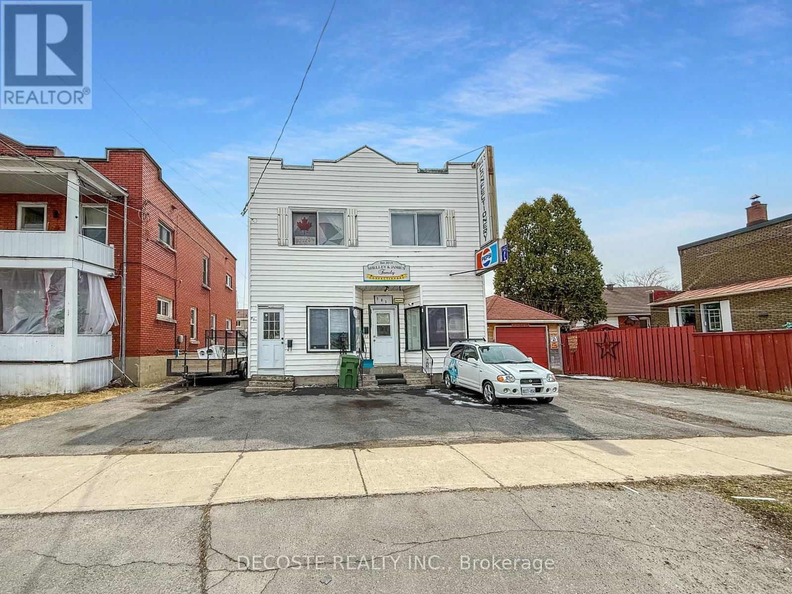 703-705 FIRST STREET EAST Image 1