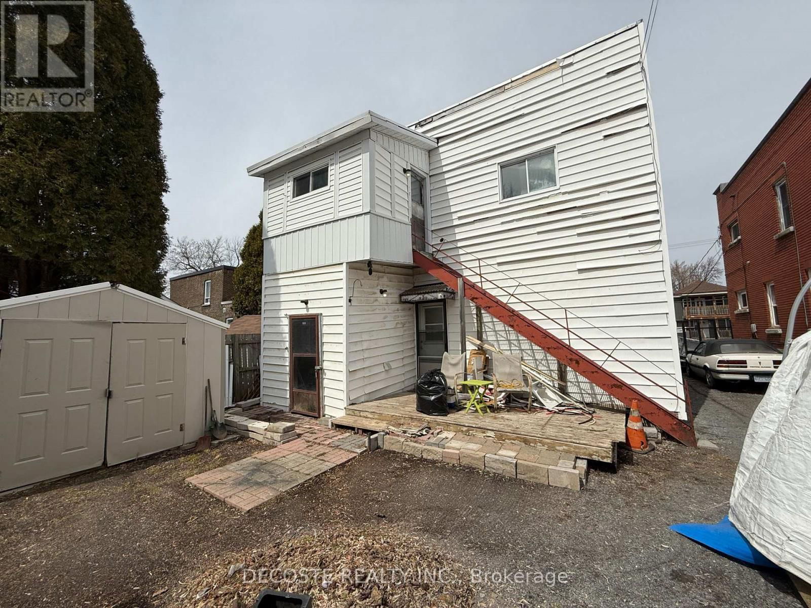 703-705 FIRST STREET EAST Image 9