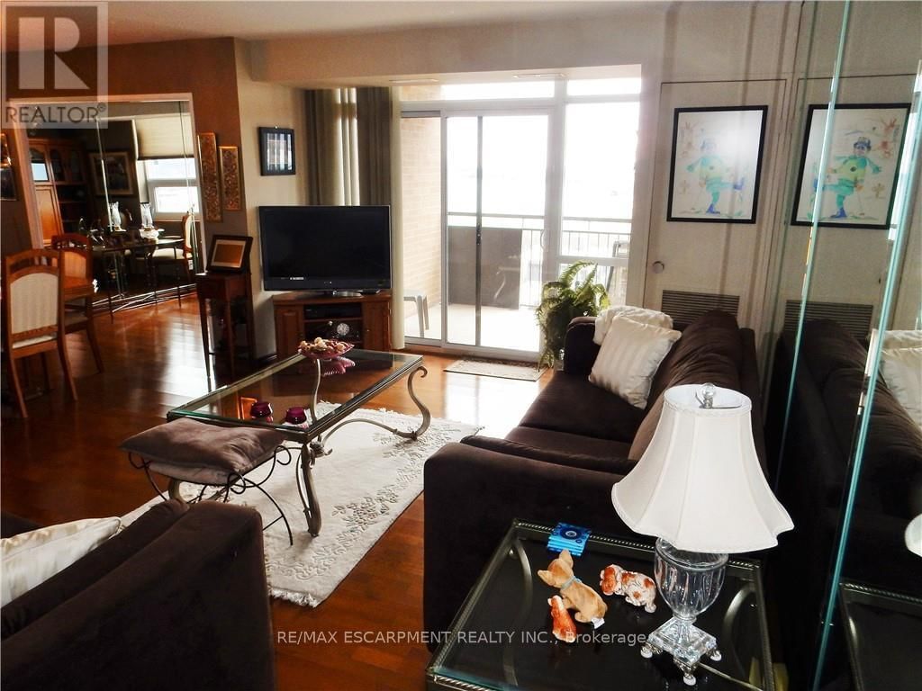 1512 - 500 GREEN ROAD Image 16