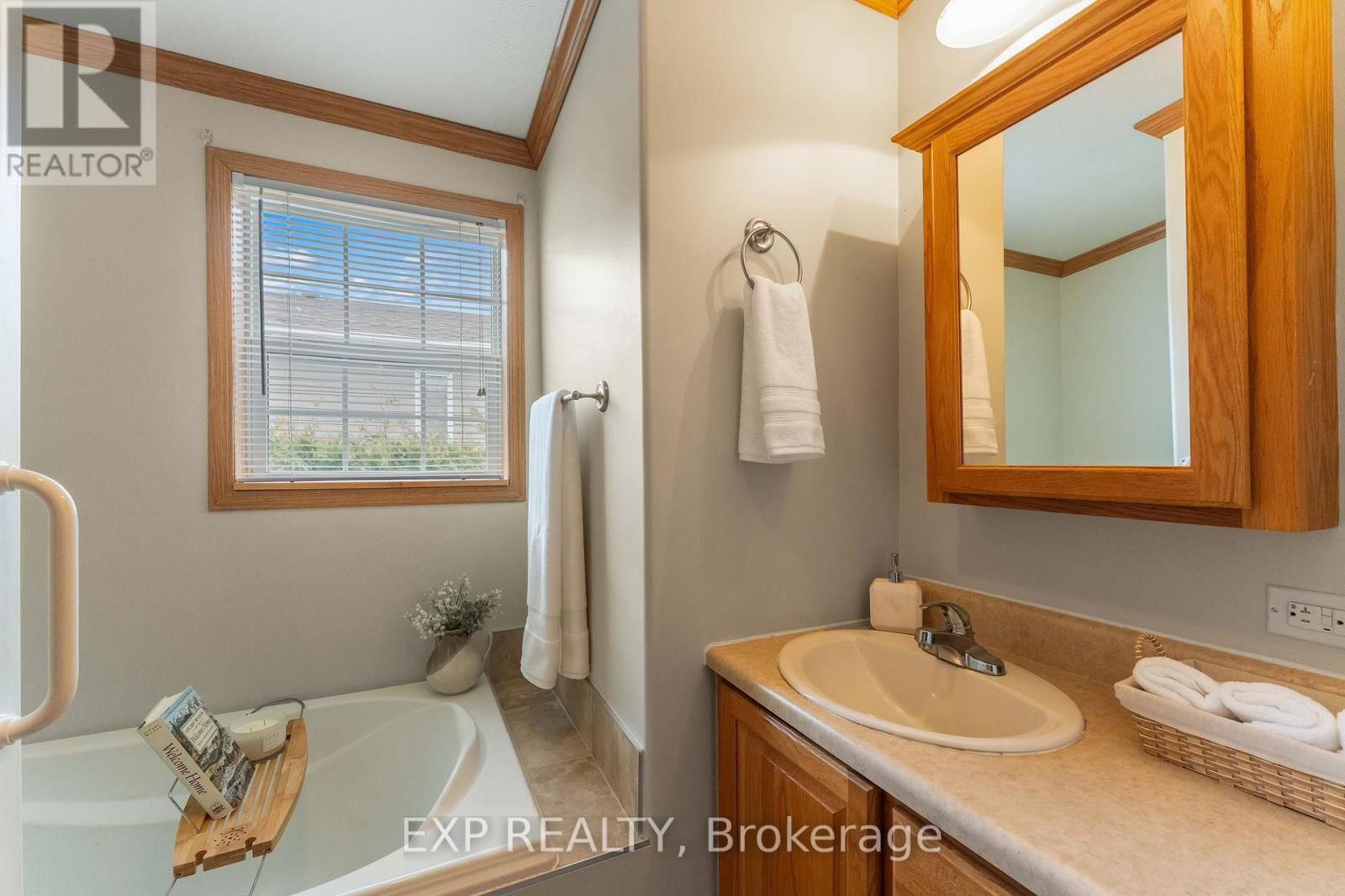 56 CREEKSIDE CIRCLE Image 11