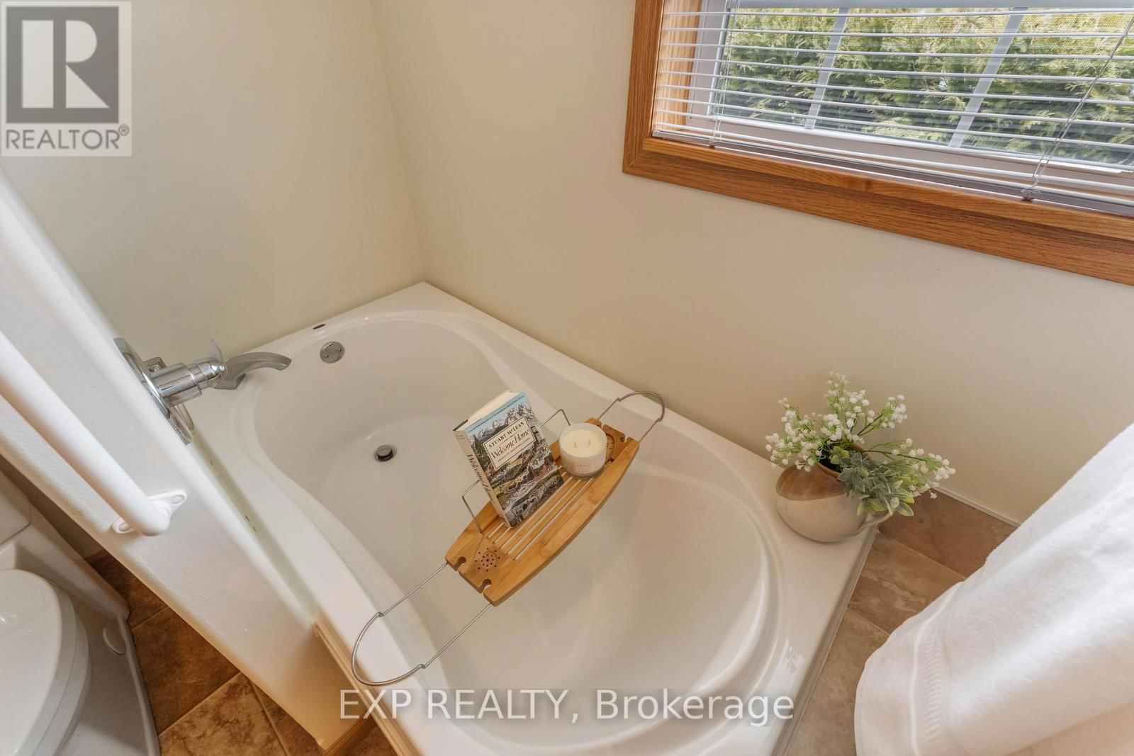 56 CREEKSIDE CIRCLE Image 13