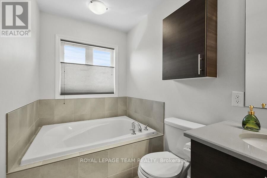 270 PEMBINA PRIVATE Image 34