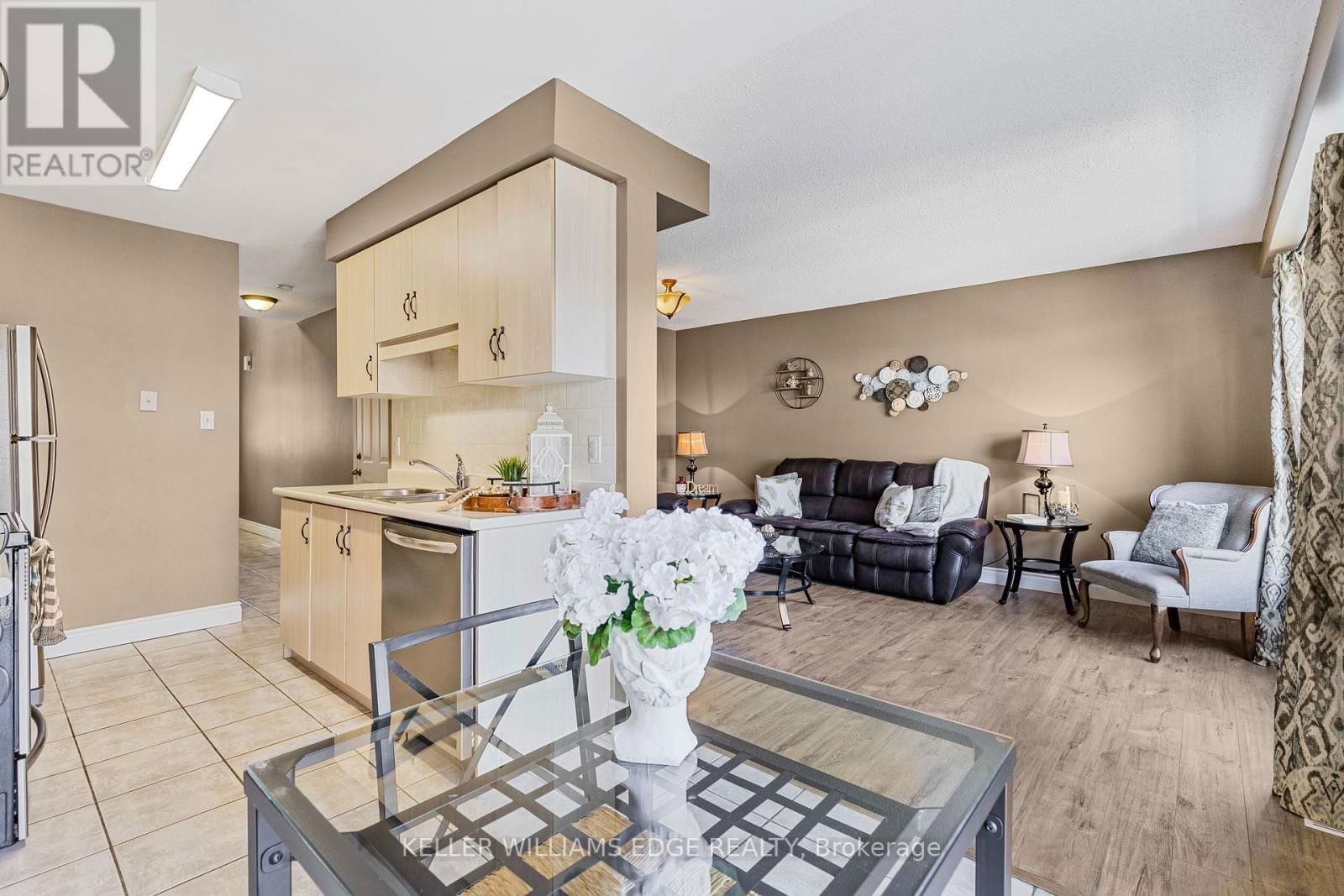 Unit 40 - 104 FRANCES AVENUE Image 10
