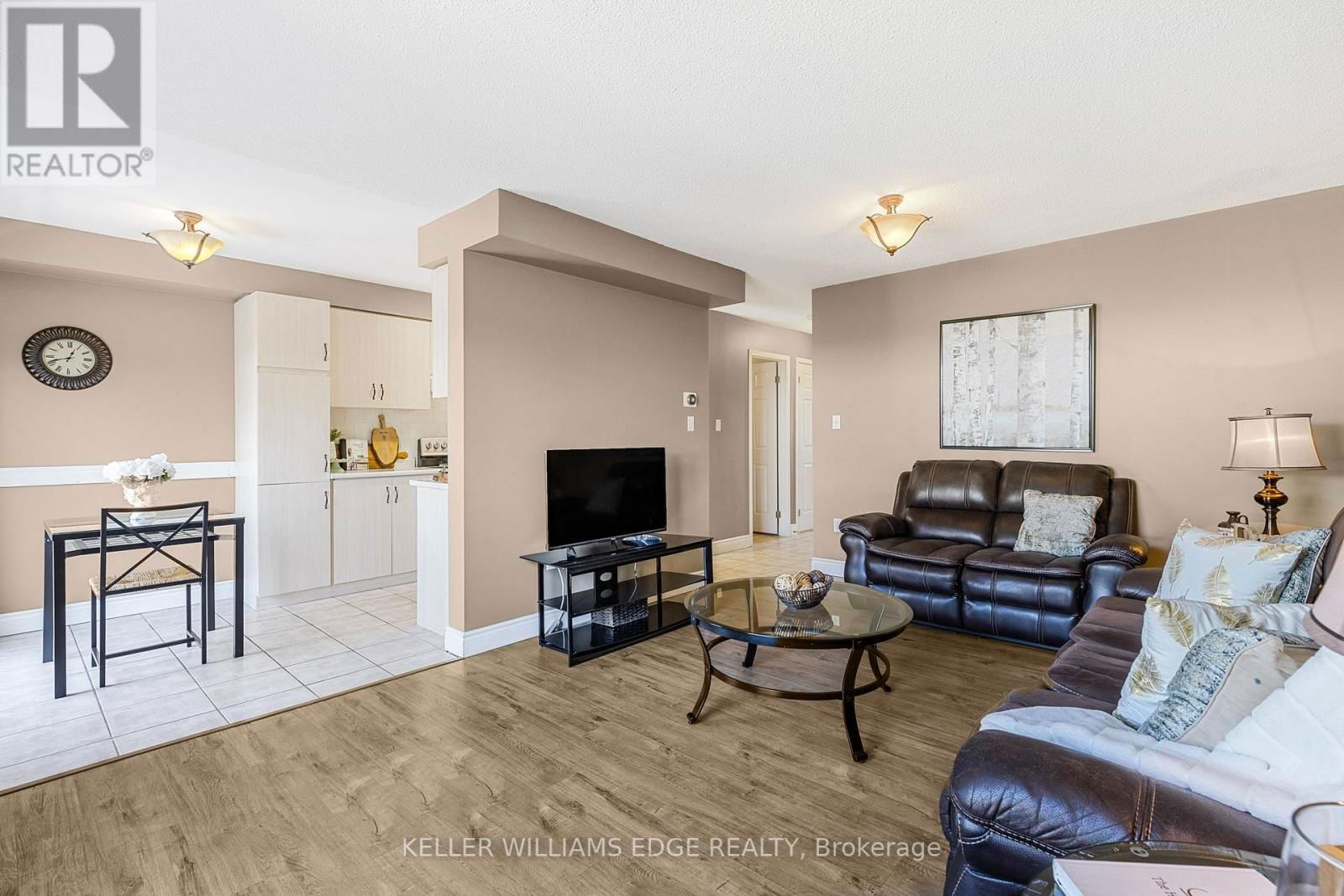 Unit 40 - 104 FRANCES AVENUE Image 14