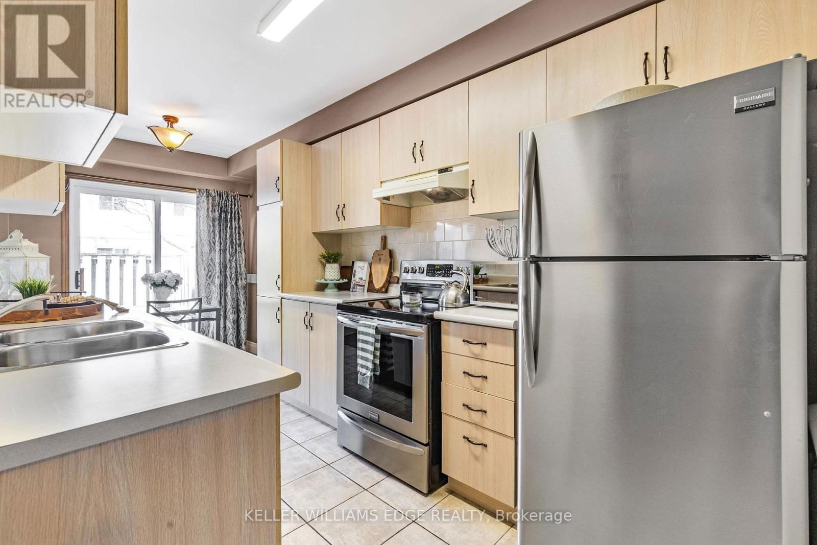 Unit 40 - 104 FRANCES AVENUE Image 8