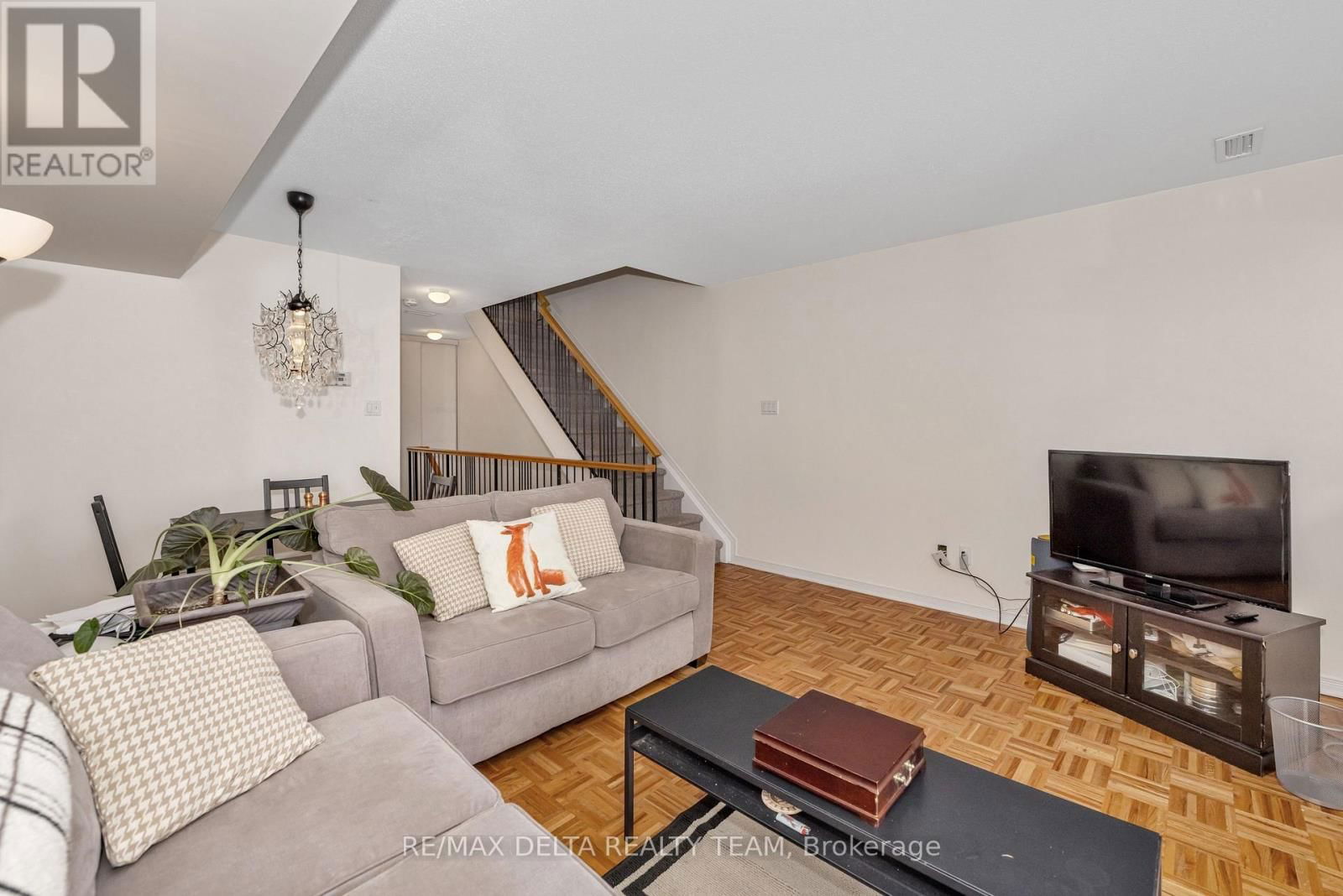 227 CLARENCE STREET Image 14