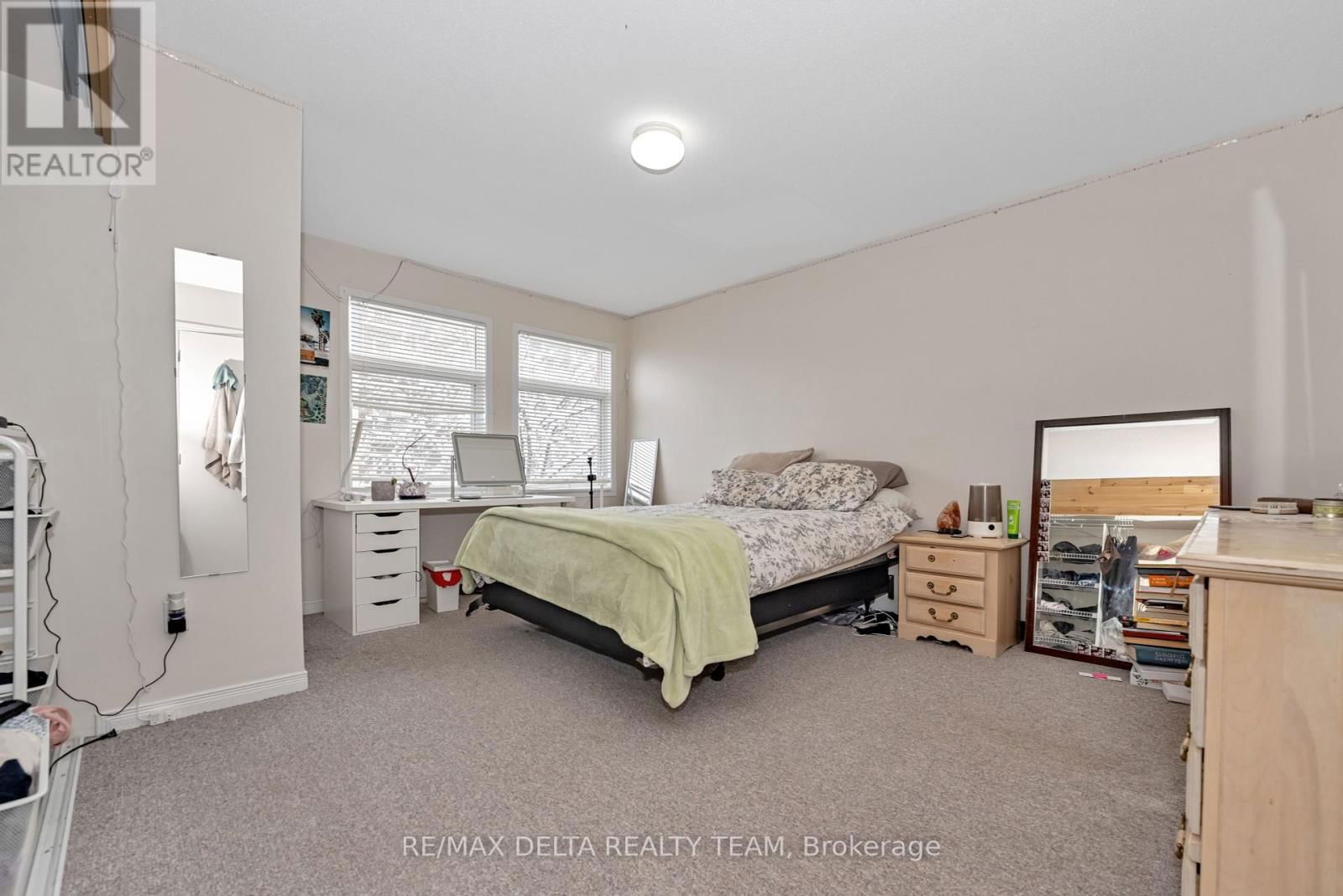 227 CLARENCE STREET Image 16
