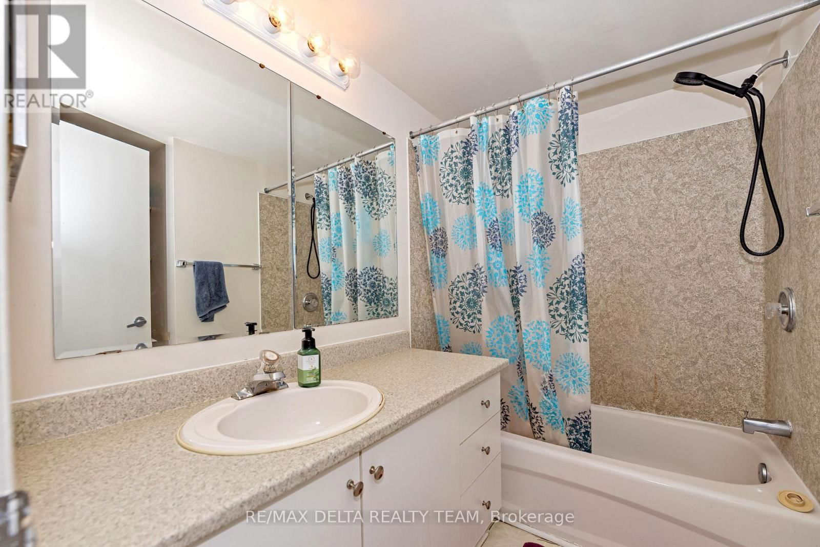 227 CLARENCE STREET Image 19