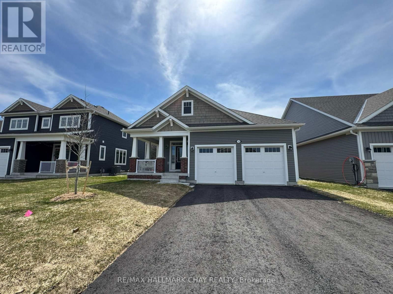 12 DYER CRESCENT Image 1