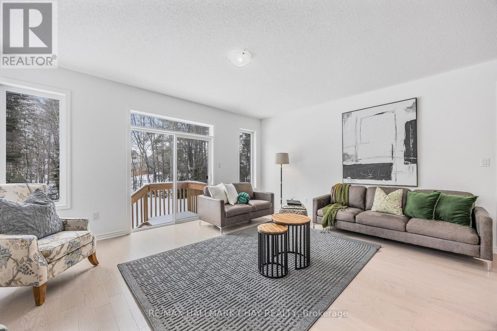 12 DYER CRESCENT Image 14