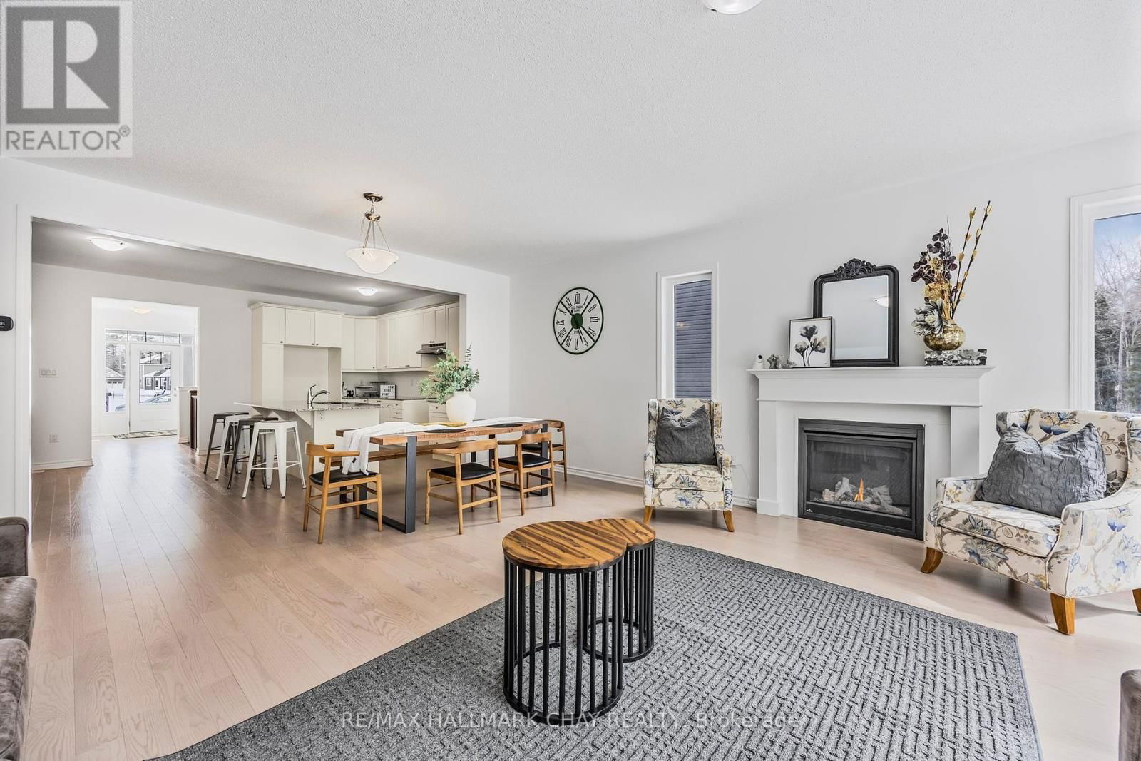 12 DYER CRESCENT Image 16