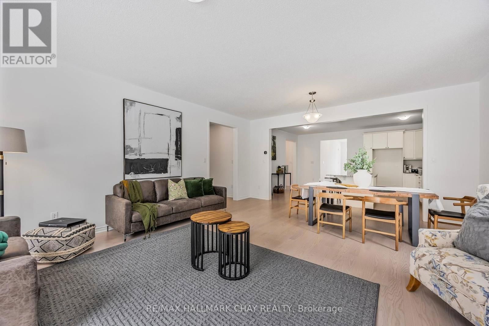 12 DYER CRESCENT Image 17