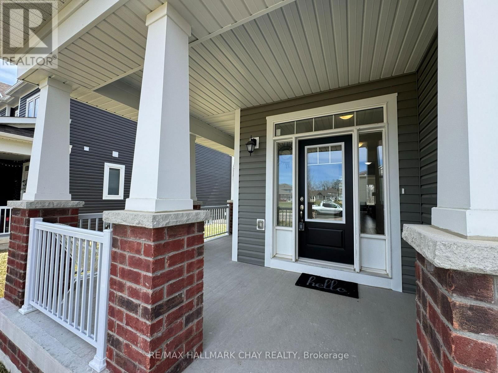 12 DYER CRESCENT Image 3