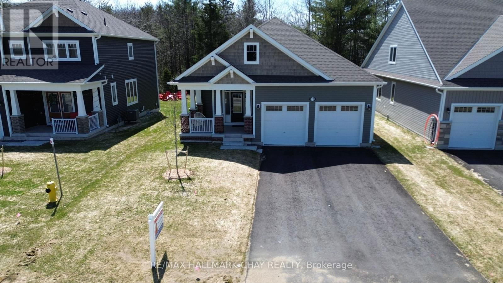 12 DYER CRESCENT Image 32