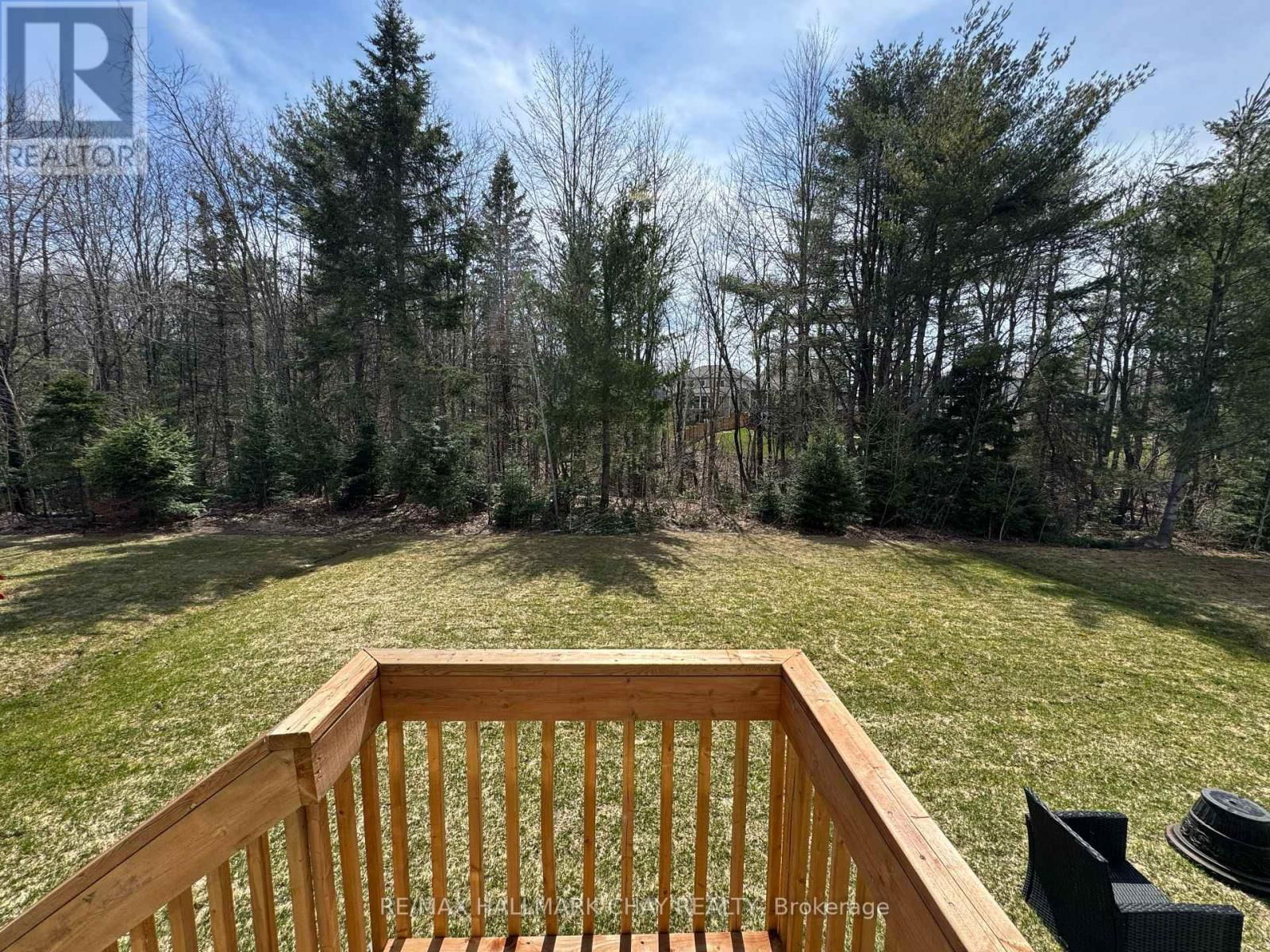 12 DYER CRESCENT Image 35