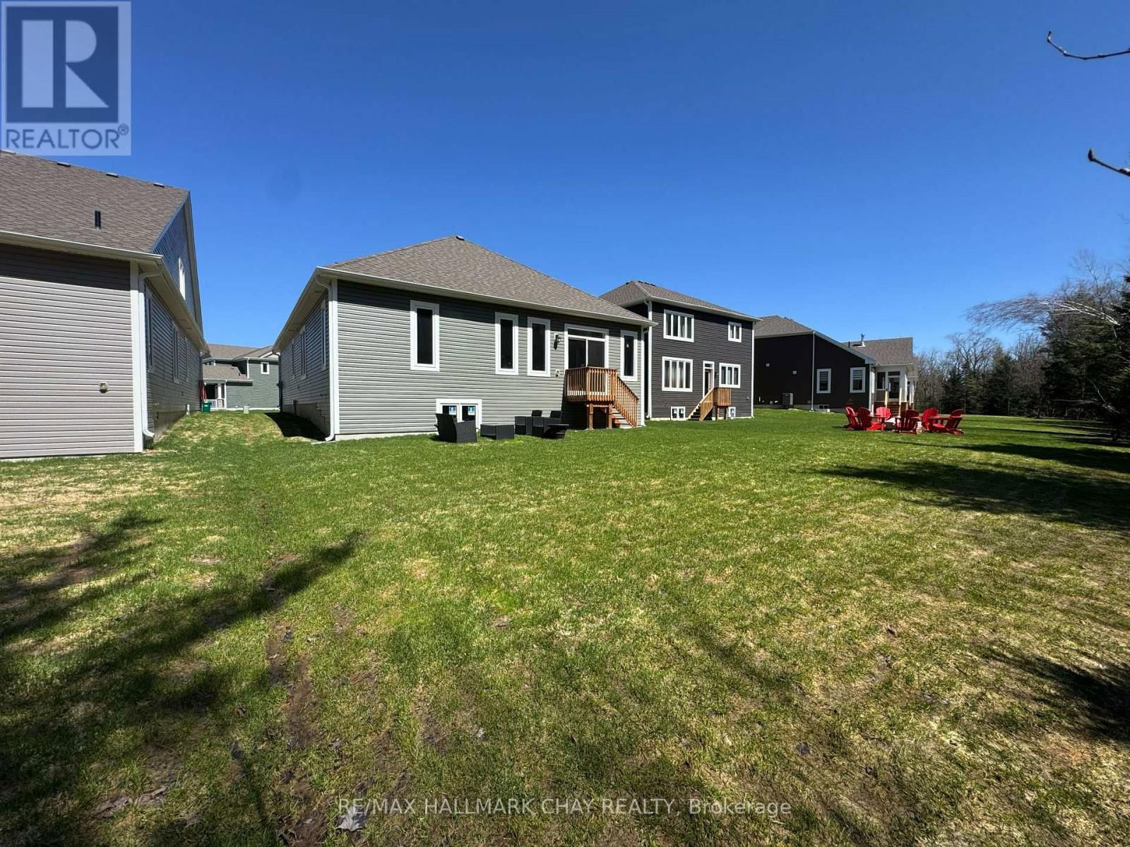 12 DYER CRESCENT Image 38