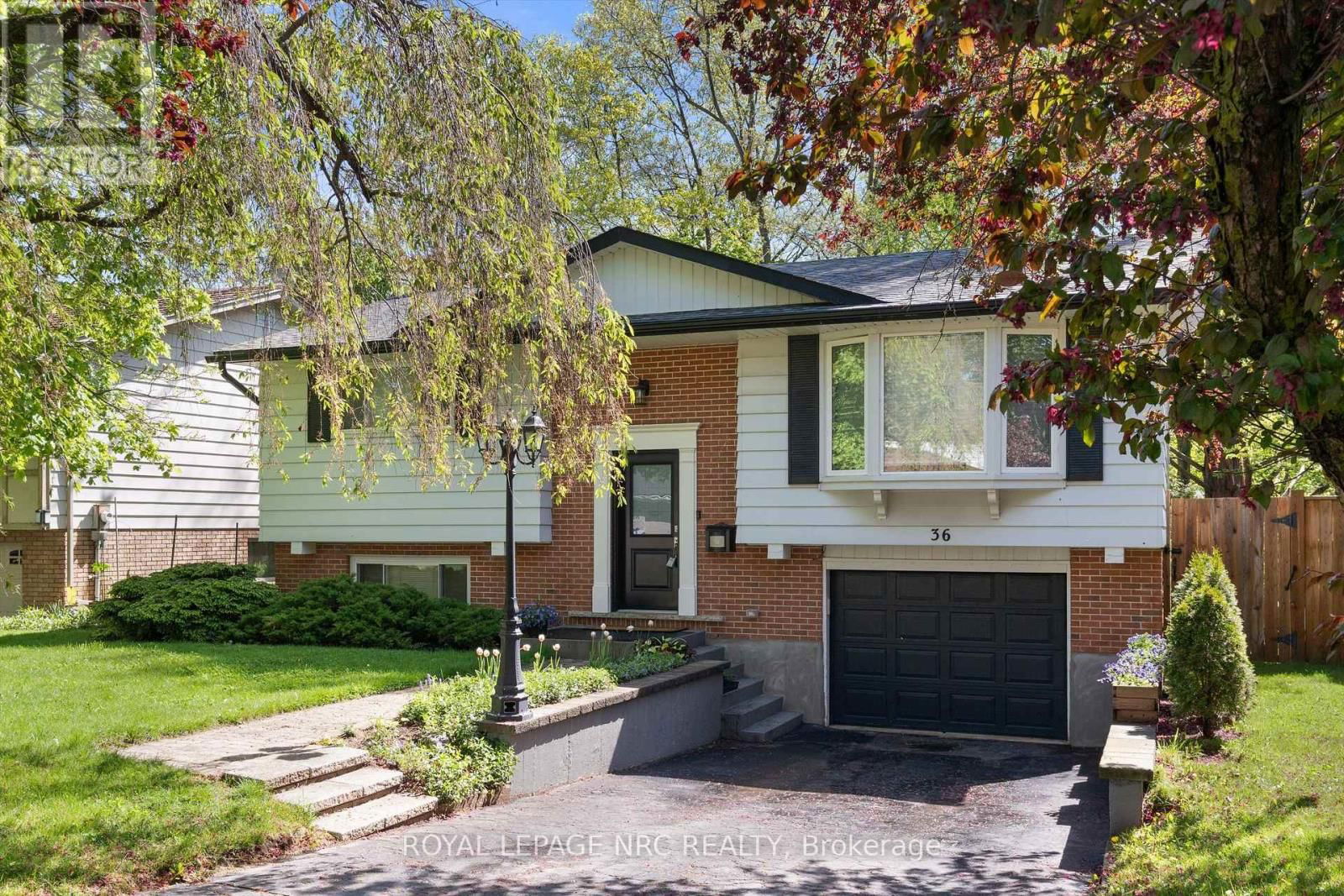 36 ROYAL OAK DRIVE Image 1
