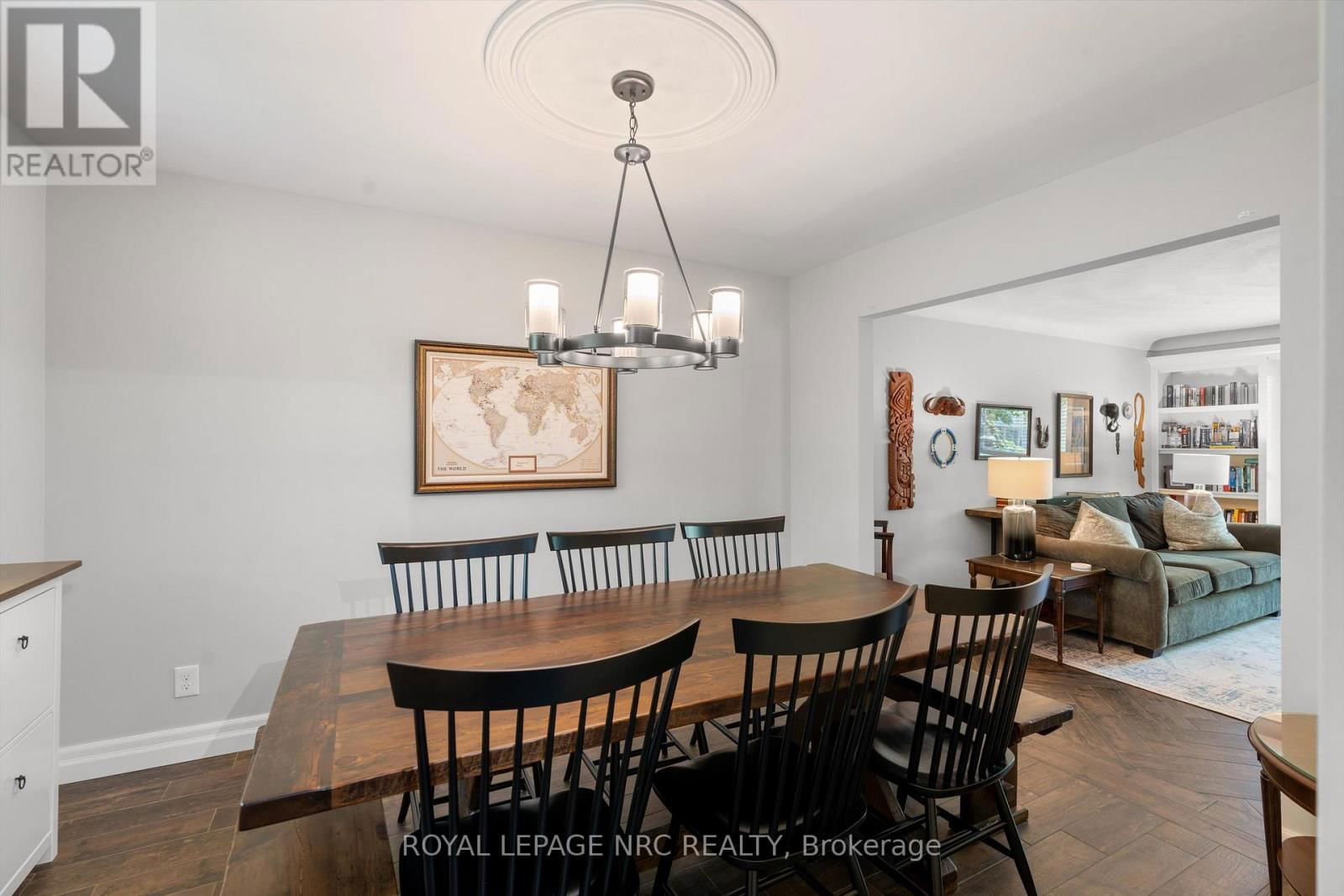 36 ROYAL OAK DRIVE Image 11