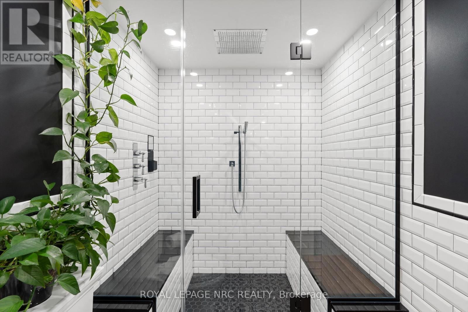 36 ROYAL OAK DRIVE Image 32