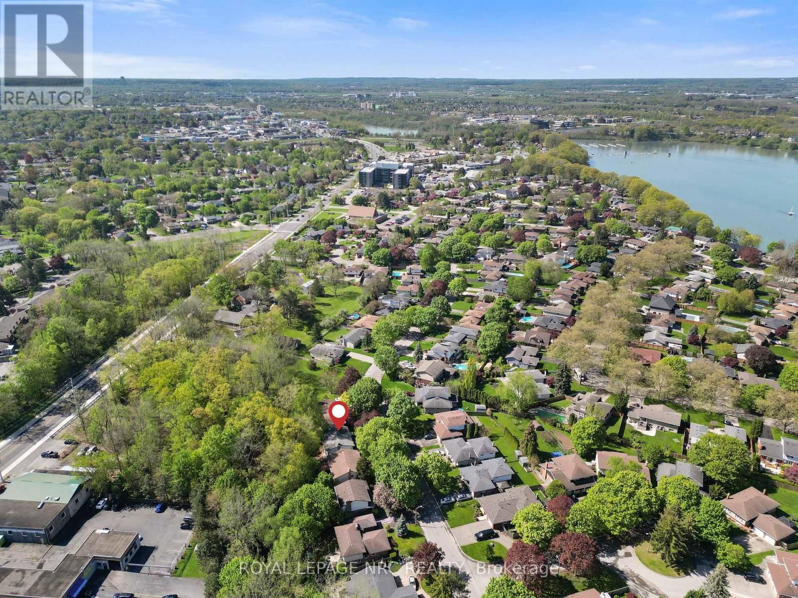 36 ROYAL OAK DRIVE Image 42