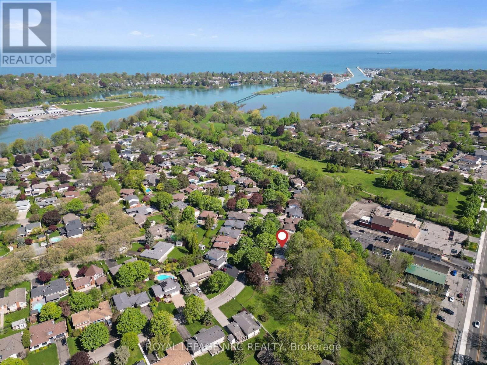 36 ROYAL OAK DRIVE Image 43