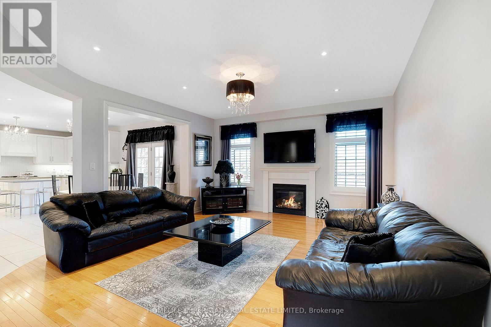 44 ORCHARD DRIVE Image 15