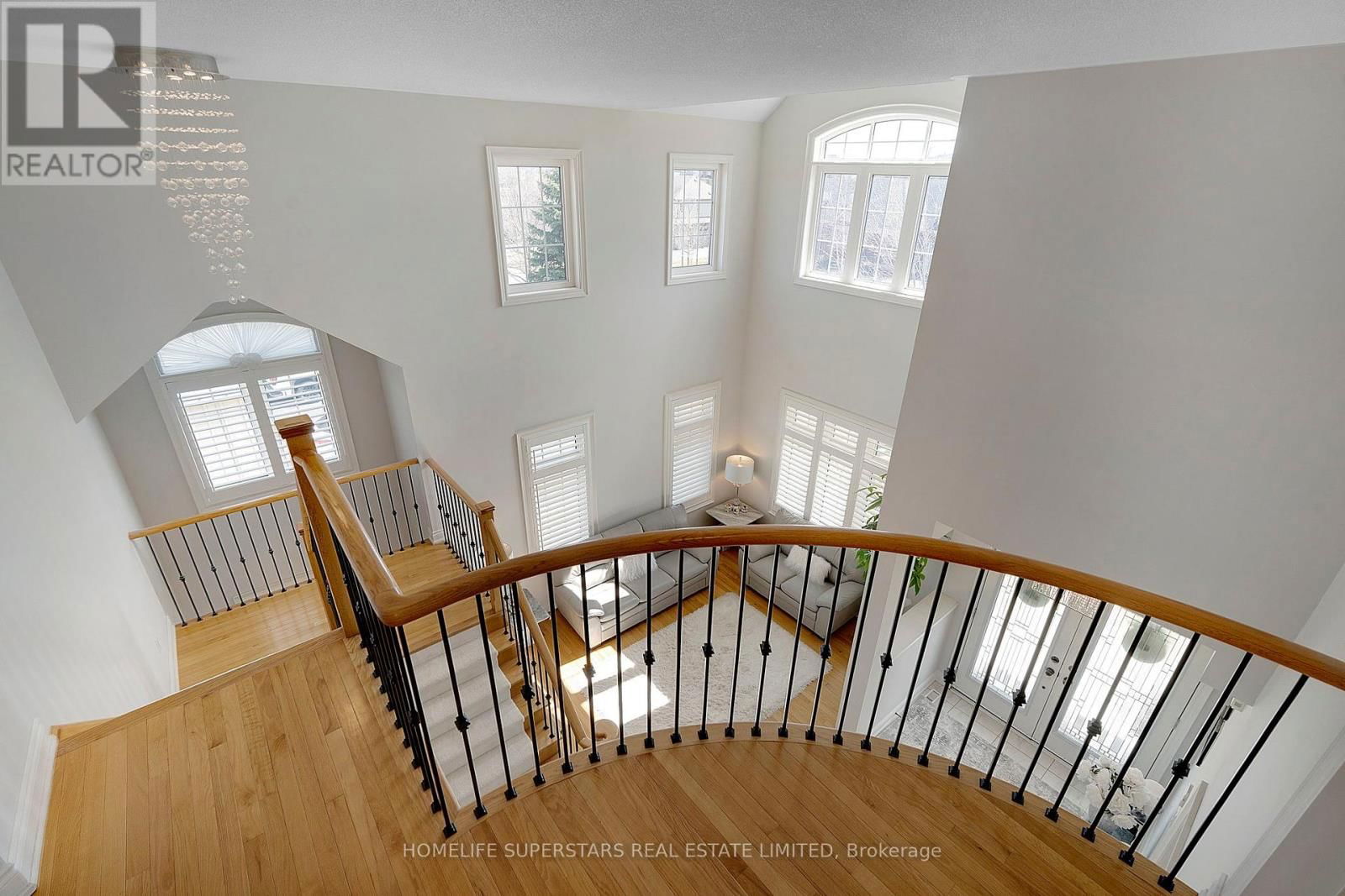 44 ORCHARD DRIVE Image 25