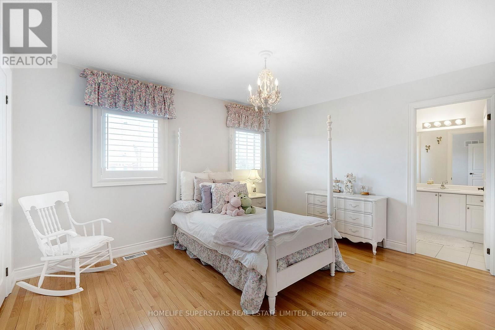 44 ORCHARD DRIVE Image 28