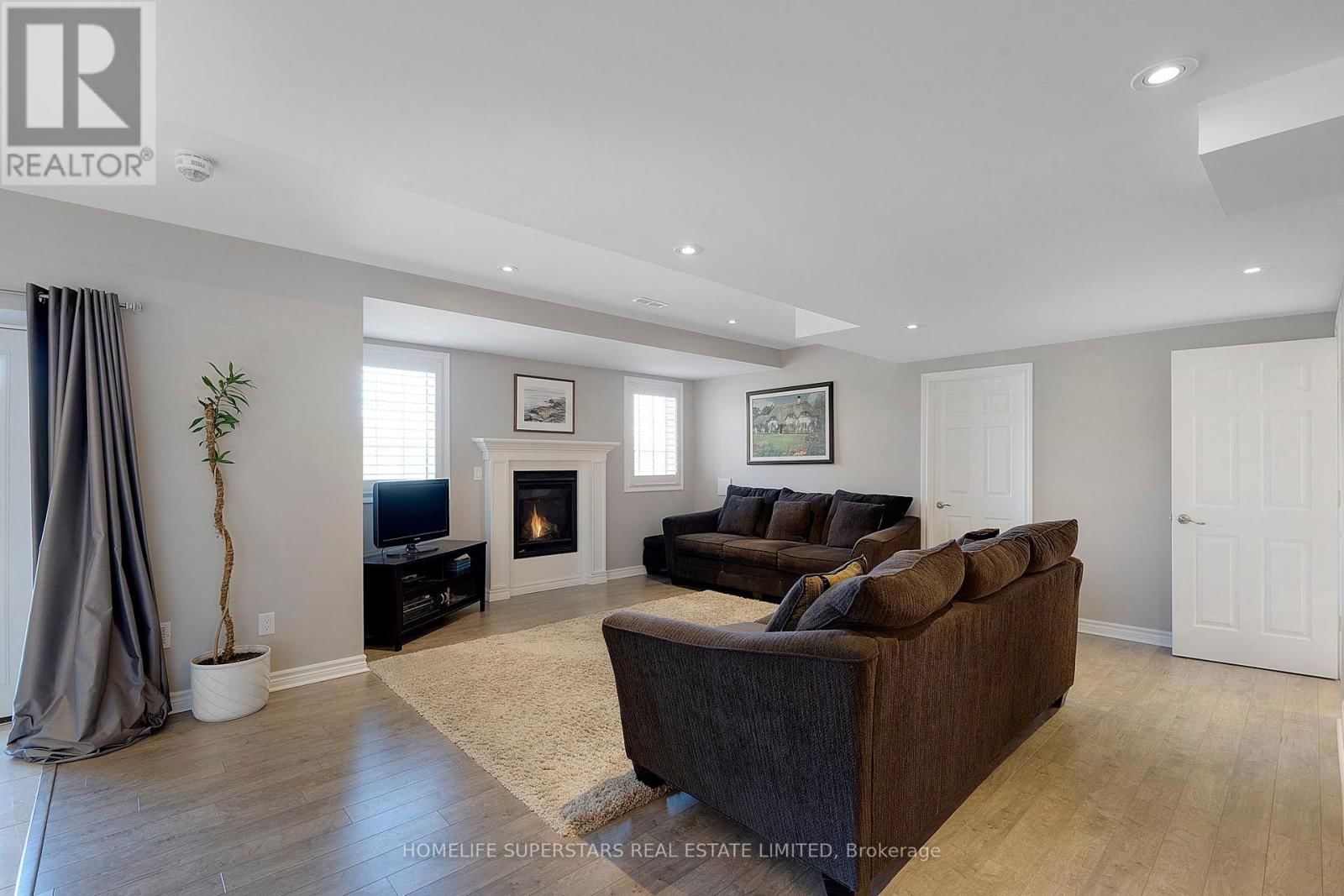 44 ORCHARD DRIVE Image 33