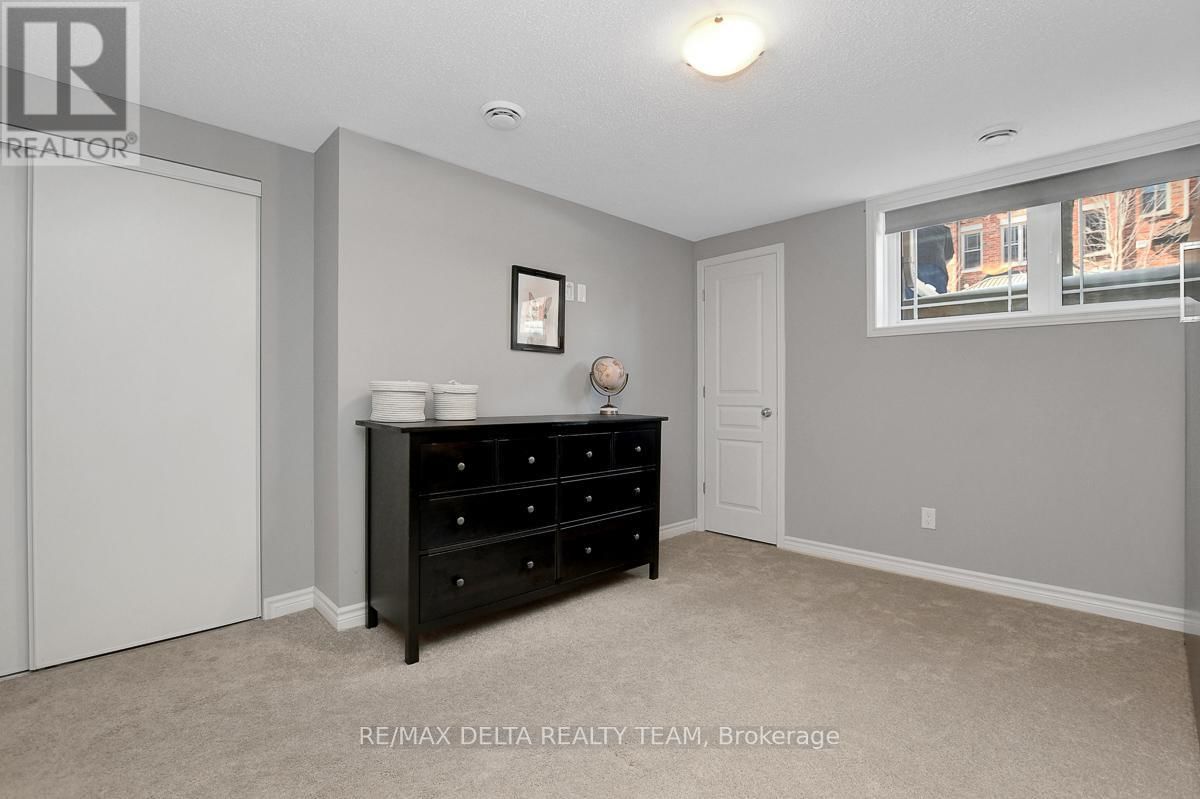 1 - 436 LEBOUTILLIER AVENUE Image 28