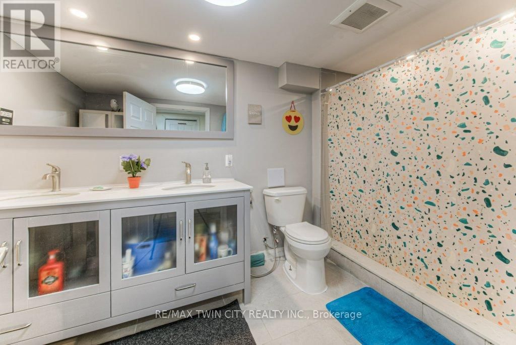 7 - 52 MONTCALM DRIVE Image 12