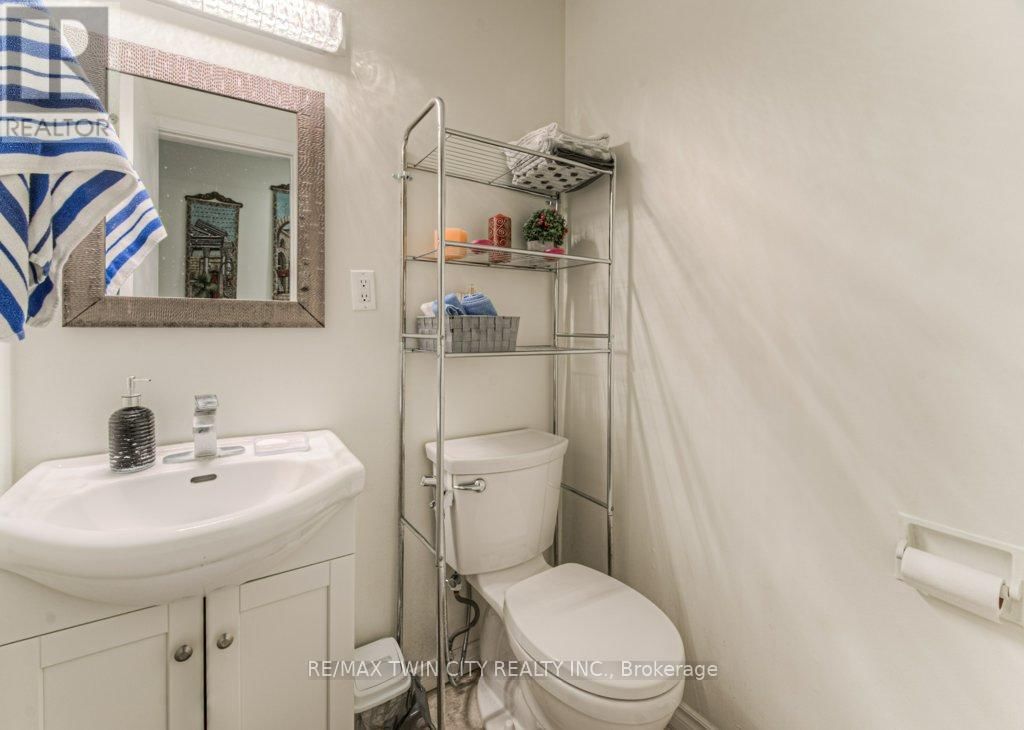7 - 52 MONTCALM DRIVE Image 3