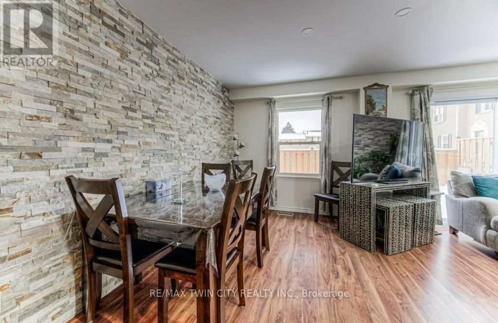 7 - 52 MONTCALM DRIVE Image 6