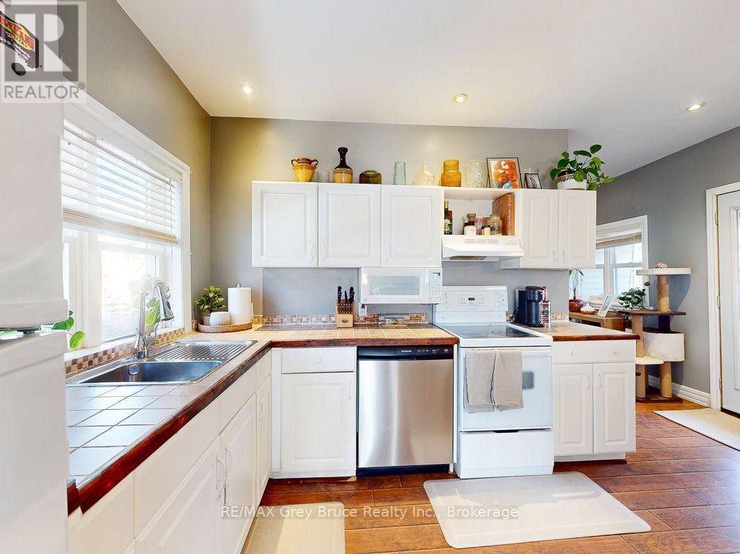 523 TYSON STREET Image 17