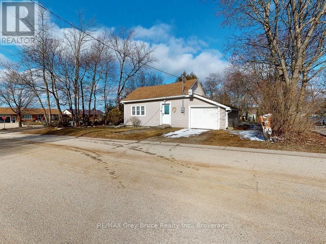 523 TYSON STREET Image 4