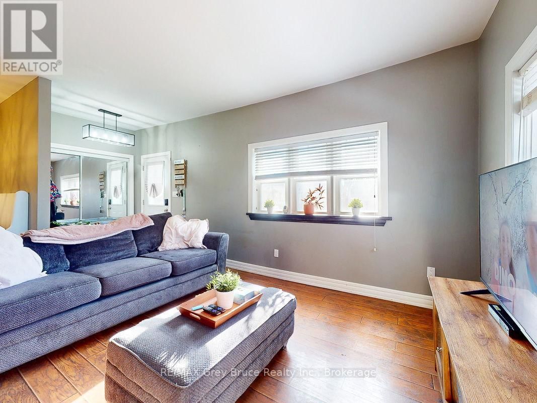 523 TYSON STREET Image 8