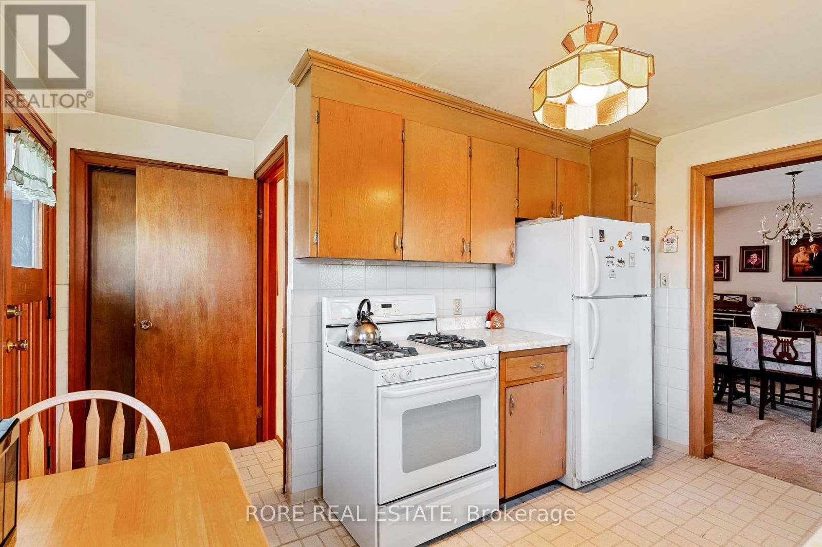 707 RIDGE ROAD NORTH Image 12