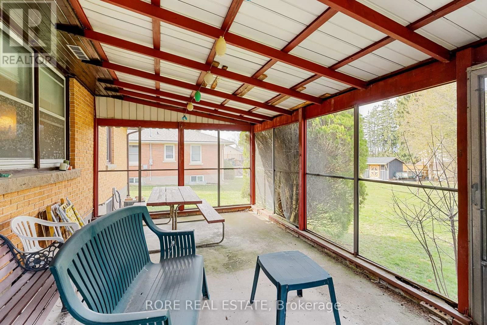 707 RIDGE ROAD NORTH Image 21