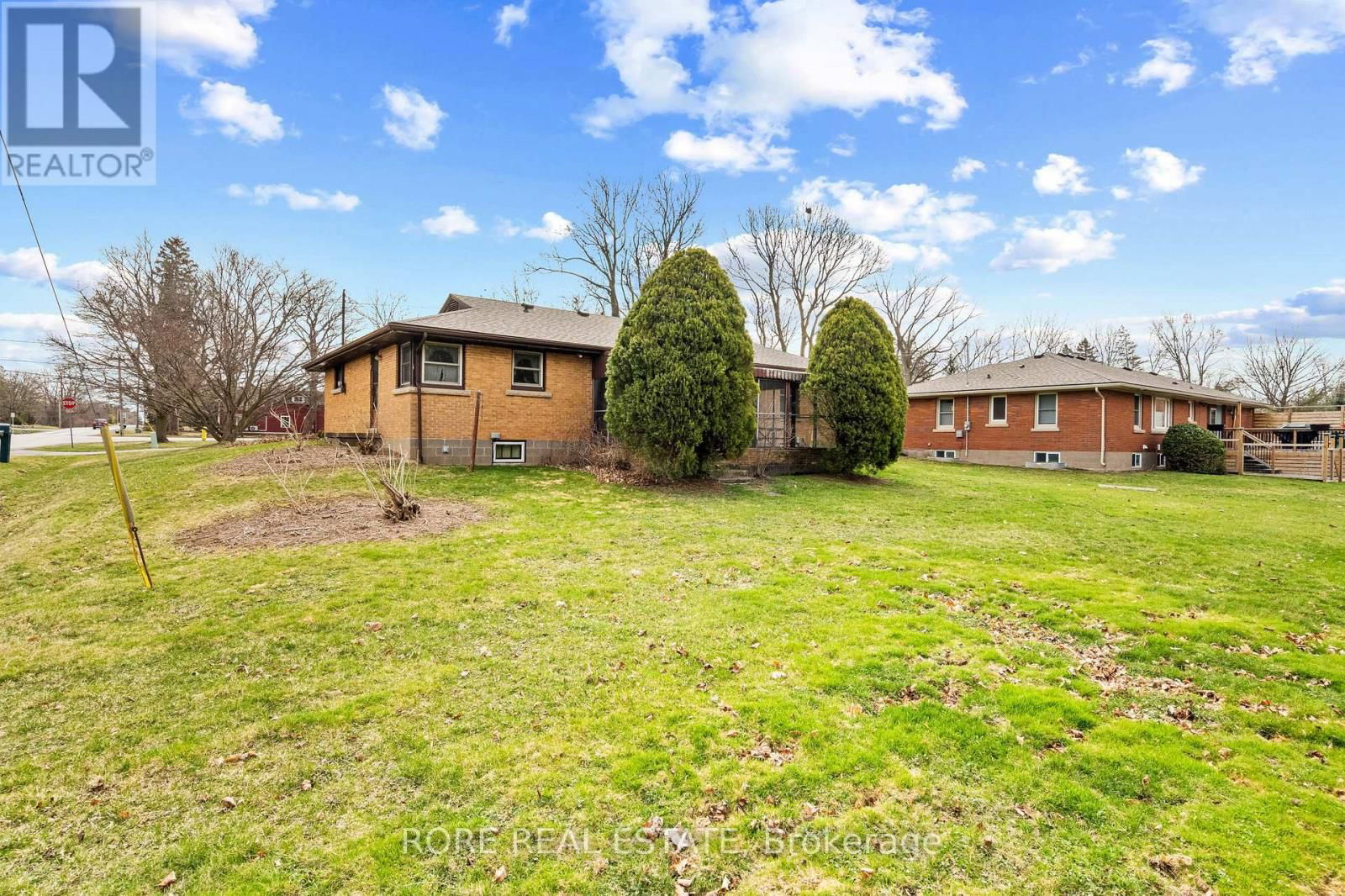 707 RIDGE ROAD NORTH Image 30