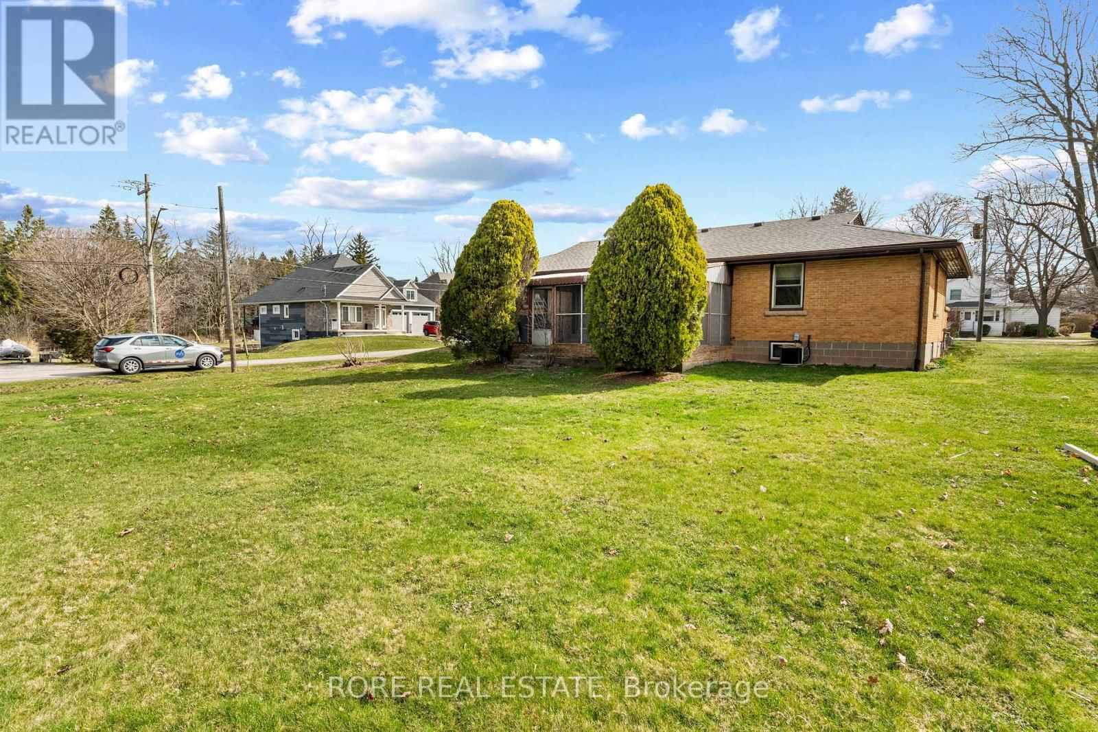707 RIDGE ROAD NORTH Image 31
