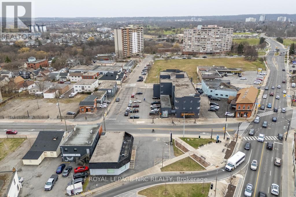 11 QUEENSTON STREET Image 13
