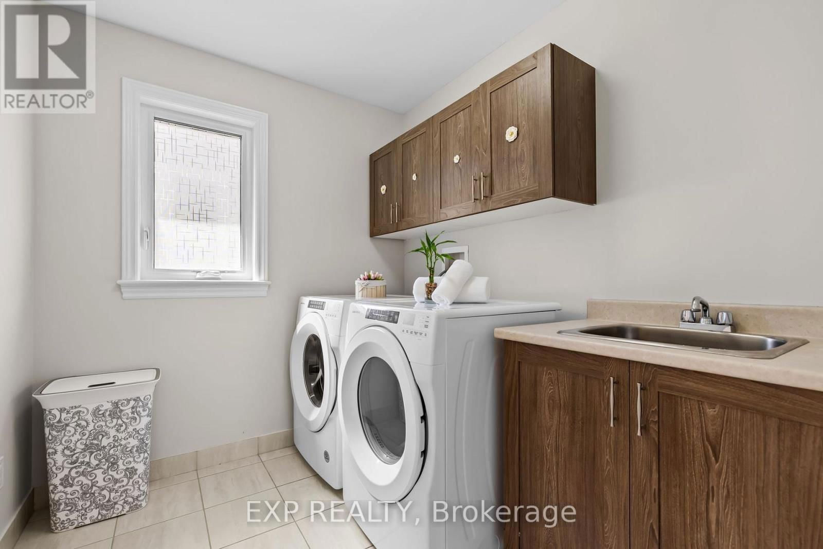 531 VIVERA PLACE Image 23
