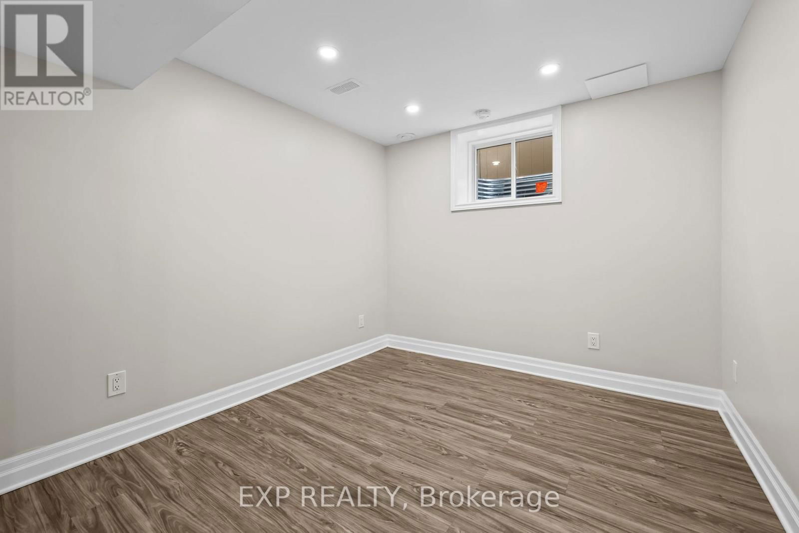 531 VIVERA PLACE Image 32
