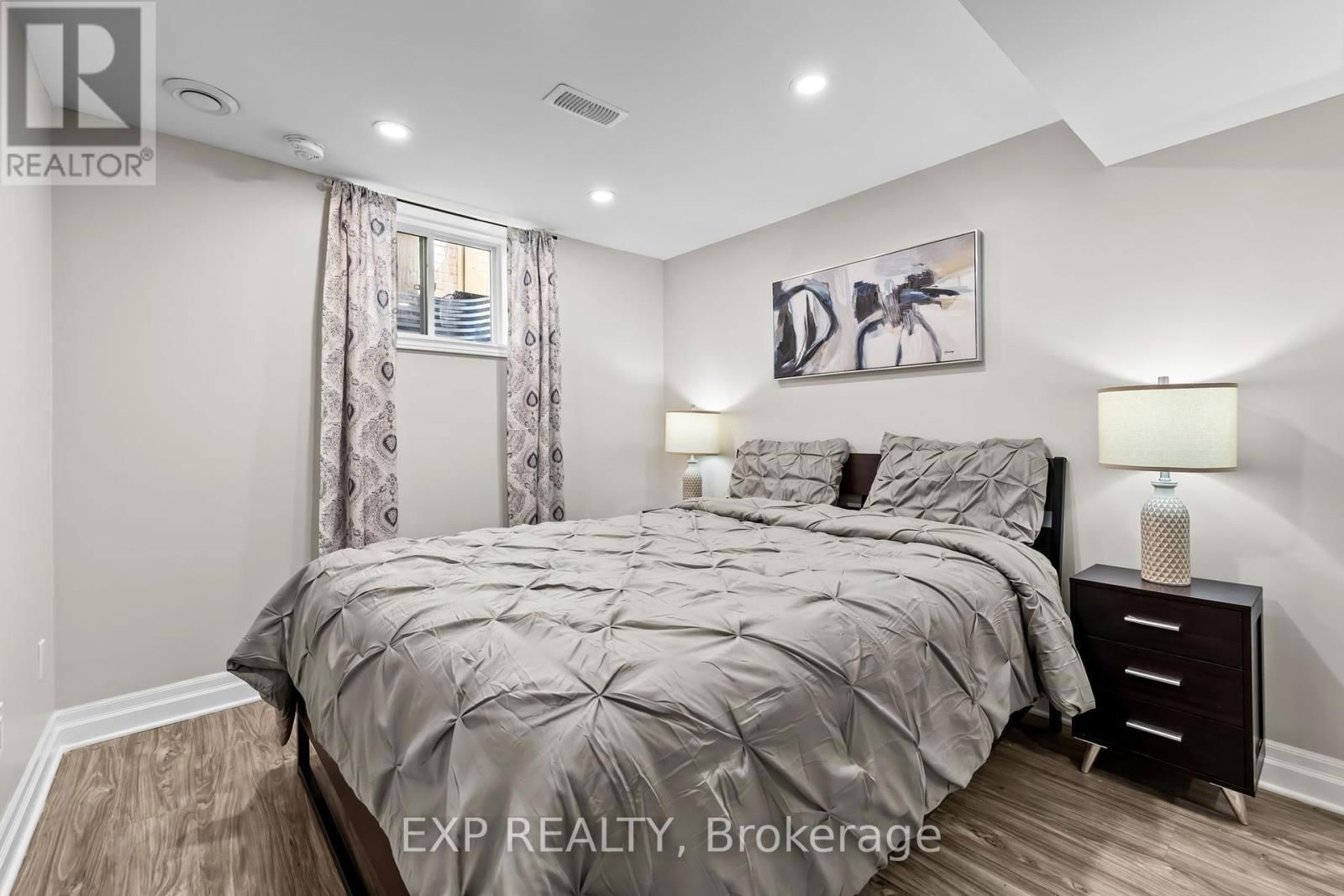 531 VIVERA PLACE Image 34
