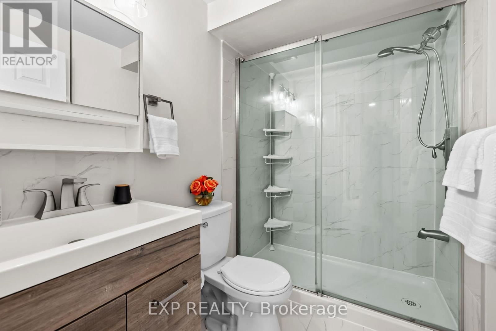 531 VIVERA PLACE Image 35