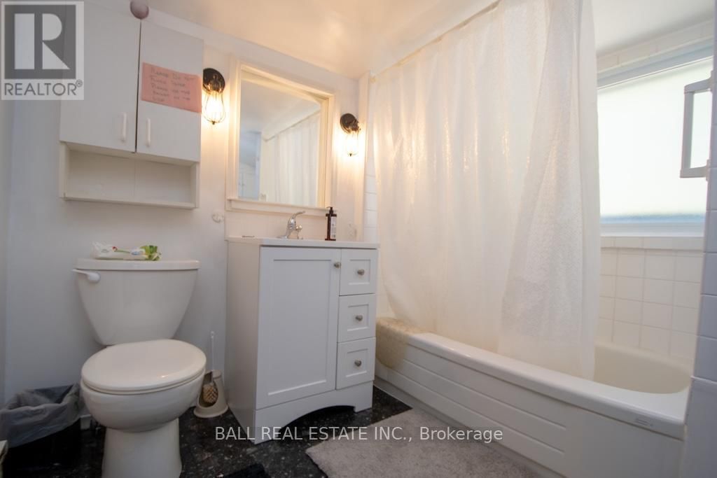 2077 WHITE LAKE ROAD WEST Image 32