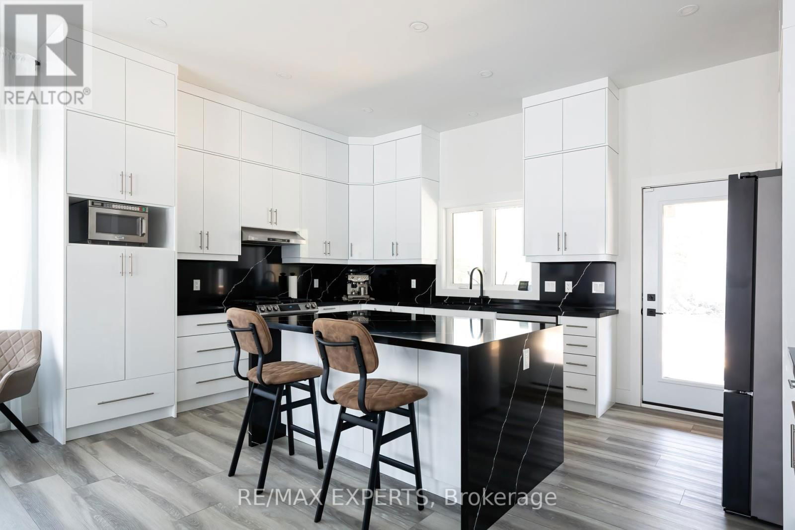 226 LAROCQUE ROAD Image 3