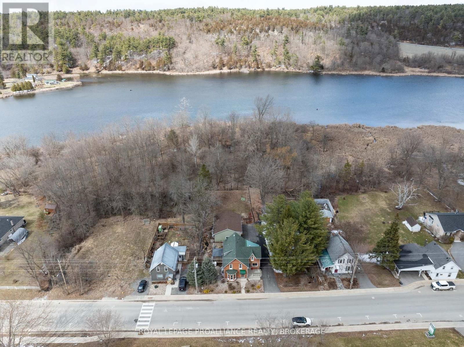 46 BEDFORD STREET Image 37