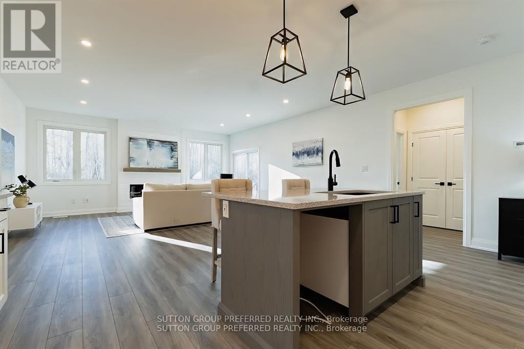 7 - 175 GLENGARIFF DRIVE Image 15
