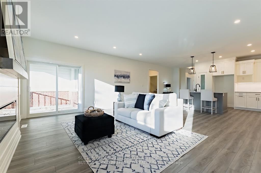 7 - 175 GLENGARIFF DRIVE Image 19